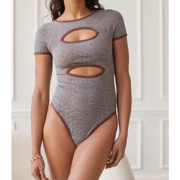 UO Cutout Bodysuit - Picture 1 of 8